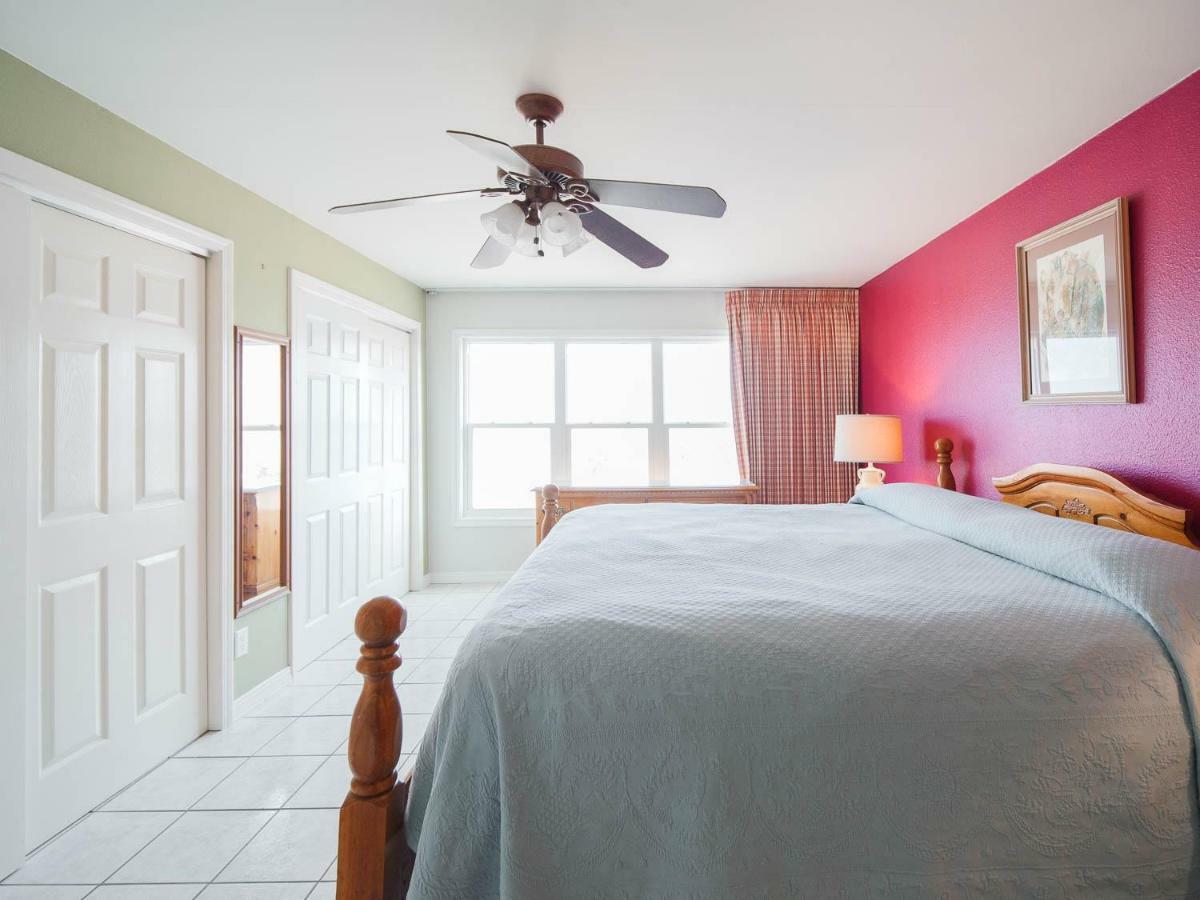 Relaxing Condo, Great Location, 3 Minute Walk To The Beach Condo South Padre Island Buitenkant foto