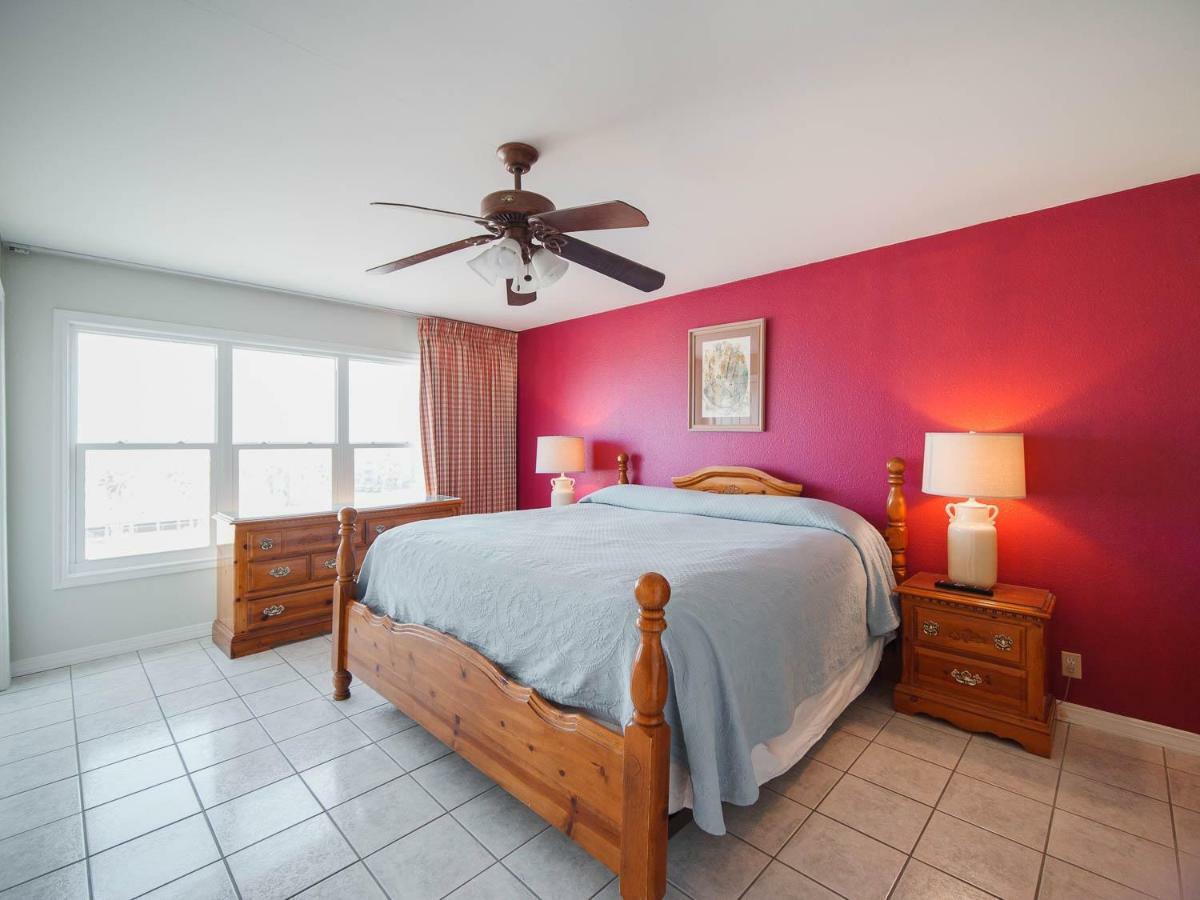 Relaxing Condo, Great Location, 3 Minute Walk To The Beach Condo South Padre Island Buitenkant foto